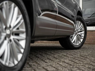 Volkswagen Tiguan Volkswagen Tiguan 1.4TSi DSG6 Cup Sport&Style | Trekhaak 1.800kg. | 2e eigenaar | Climate Control | Stoelverwarming | Parkeer pakket | Winter-pakket | Koplampsproeiers | Multifunctioneel lederen stuurwiel - afbeelding nr 30