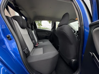 Toyota Yaris Toyota Yaris 1.5 VVT-i Aspiration DEALER ONDERHOUDEN / NL AUTO / CAMERA / NAVIGATIE / BLUETOOTH / VOLLE TANK - afbeelding nr 29
