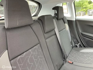 Peugeot 2008 Peugeot 2008 1.2 PureTech Active AUTOMAAT/HOOGZITTER/PANODAK - afbeelding nr 15