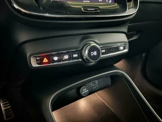 Volvo XC40 Volvo XC40 1.5 T5 Recharge R-Design Pano Cruise Camera - afbeelding nr 45