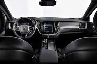 Volvo XC60 | S/K-Panodak | Dig. Cockpit | Adapt. Cruise | Memory Stoelen | Elek. Klep | Stoel-+stuurverw. | Camera | NAV+App. Connect | LM 19