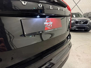 Volvo XC90 Volvo XC90 T8 Recharge AWD R-Design BLACK LONG RANGE PANO/TREKHAAK/HEAD-UP/MEMORY/H&K/CAMERA/ACC/PILOT-ASSIST/KEYLESS/LEER-SPORT/GOOGLE/PRIVACY/20
