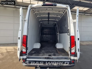 Iveco Daily Iveco Daily 52C18 3.0L 180PK Automaat L3H2 Dubbellucht 3,5t Trekhaak Camera Airco Cruise L4H2 16m3 Airco Trekhaak Cruise control - afbeelding nr 6