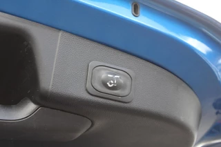 Ford Focus Ford Focus 2.0 EcoBlue 150pk ST-Line X Wagon | Panoramadak | Adaptive LED | Adaptive cruise control | 18 inch met rode remklauwen | Adaptive LED | Half lederen bekleding | Winter Pack | Camera - afbeelding nr 35