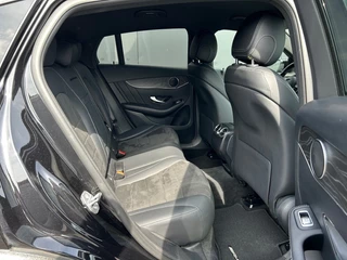 Mercedes-Benz GLC Mercedes-Benz GLC Coupe 250 4M AMG Carplay Leder Navi LED Camera Trekhaak NL-auto - afbeelding nr 4