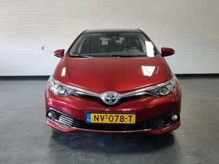 Toyota Auris Toyota Auris 1.8 Hybrid Volcano / Pano / Afn. Trekhaak - afbeelding nr 2