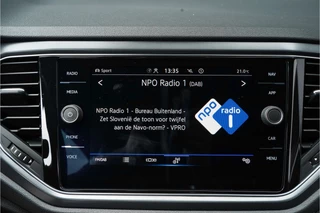 Volkswagen T-Roc Volkswagen T-Roc Cabrio 1.5 TSI R-Line ACC CarPlay Virtual Cockpit 18