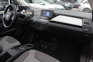 BMW i3 BMW i3 Basis 120Ah 42 kWh / Camera / Navigatie / 19'' / Harman Kardon / Stoelverwarming / Cruise Control / Warmtepomp / Getint glas - afbeelding nr 13