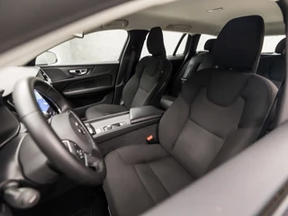 Volvo V60 Volvo V60 2.0 B3 Momentum Advantage 177Pk Automaat (APPLE CARPLAY, GROOT NAVI, ADAPTIVE CRUISE, STUUR/STOELVERWARMING, SPORTSTOELEN, PARKEERSENSOREN, NIEUWE APK, NIEUWSTAAT) - afbeelding nr 15