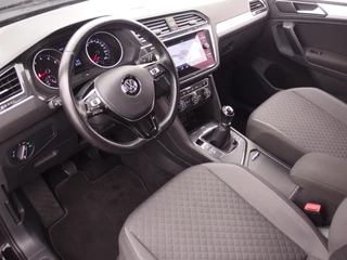 Volkswagen Tiguan TREKHAAK / CARPLAY / NAVI / CLIMA / PDC / BLUETOOTH / ACC / NL-AUTO - afbeelding nr 9