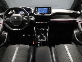 Peugeot 2008 Peugeot 2008 1.2 PureTech GT [APPLE CARPLAY, DIGITAL DASH, SFEERVERLICHTING, TREKHAAK AFNEEMBAAR, CAMERA, CLIMATE CONTROL, HALF LEDER, DODEHOEK DETECTOR, NAVIGATIE, NIEUWSTAAT] - afbeelding nr 8