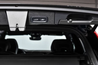 Volvo XC60 | S/K-Panodak | Dig. Cockpit | Adapt. Cruise | Memory Stoelen | Elek. Klep | Stoel-+stuurverw. | Camera | NAV+App. Connect | LM 19