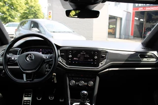 Volkswagen T-Roc Volkswagen T-Roc 1.5 TSI Sport 150PK! Virtual/Navi/17