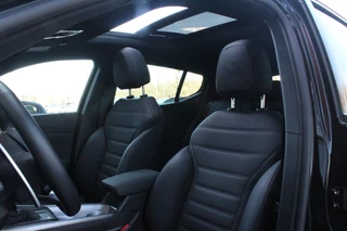 Alfa Romeo Tonale Alfa Romeo Tonale 1.5T 160PK HYbrid VELOCE | PANORAMISCH SCHUIF / KANTELDAK | LEDEREN BEKLEDING | VOORSTOELEN / STUUR VERWARMD | VOORSTOELEN GEVENTILEERD | VOORSTOELEN ELEKTRISCH VERSTELBAAR | DRAADLOOS APPLE CARPLAY / ANDROID AUTO | 360° CAMERA | AUTOMATISCH DIMMENDE BUITENSPIEGELS | 20