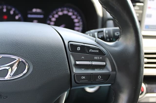 Hyundai Kona Hyundai Kona 1.0T Premium Navi/Leder/Wint/Cam/Pdc/Cool/18