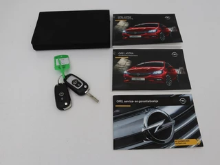 Opel Astra Opel Astra 1.4 Turbo Edition | 150pk | Trekhaak | Carplay |  Climate control | Parkeerhulp | Cruise control | Bluetooth - afbeelding nr 12