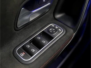 Mercedes-Benz A-Klasse Automaat (SCHUIFDAK, SFEERVERLICHTING, MEMORY SEATS, LEDER/ALCANTARA, WIDE SCREENS, STOELVERWARMING, GETINT GLAS, CAMERA, NIEUWE APK, NIEUWSTAAT) - afbeelding nr 23