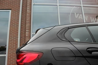 BMW 1 Serie ➡️ BMW 1-serie 116d F40 Executive Edition | 1e eigenaar | NL Auto | DAB | LED | Carplay | PDC | Cruise-control | Climate control | Sportstuur | Mistlampen | 16 inch - afbeelding nr 42
