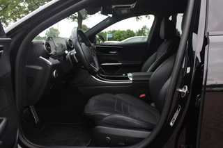 Mercedes-Benz C-Klasse Mercedes-Benz C-Klasse 180 AMG Line / Camera / Leder&Alcantara / 18'' / Navigatie / DAB / Dodehoek / Stoelverwarming / Cruise Control - afbeelding nr 9