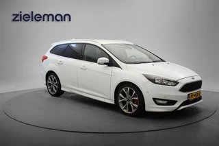 Ford Focus Wagon 1.0 Titanium - Carplay, navi, Clima, Stoelverw. Trekhaak