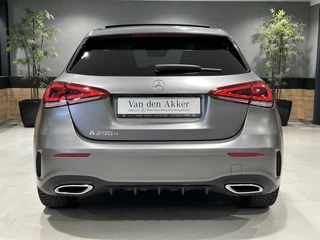 Mercedes-Benz A-Klasse Mercedes-Benz A-Klasse 250e AMG// Panoramadak // Memory // MultiBeam LED // Keyless // Magno Grijs // Augmented - afbeelding nr 30