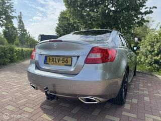 Suzuki Kizashi Suzuki Kizashi 2.4 Sport / Navigatie / Panoramadak / Luxe - afbeelding nr 11