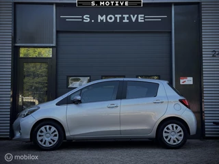 Toyota Yaris Toyota Yaris 1.0 VVT-i Airco | Navigatie | Bluetooth |Camera - afbeelding nr 2