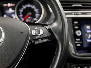 Volkswagen Tiguan Volkswagen Tiguan 1.5 TSI ACT Sportline Business 150Pk Automaat (PANORAMADAK, APPLE CARPLAY, GROOT NAVI, LED KOPLAMPEN, KEYLESS, LEDEREN SPORTSTOELEN, STOELVERWARMING, ADAPTIVE CRUISE, ELEK ACHTERKLEP, GETINT GLAS, NIEUWSTAAT) - afbeelding nr 20