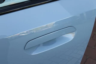 BMW 5 Serie BMW 5-serie 530e M-SPORT PRO 300PK (nieuw model) | PANORAMA DAK | M-SPORT PAKKET | M-SPORT AERODYNAMICA |  M-SPORT NAPPALEDEREN STUURWIEL MET SPORTBOOST FUNCTIE | BMW SHADOWLINE ADAPTIEVE LED KOPLAMPEN | ELEKTRISCH BEDIENBARE ACHTERKLEP |  BMW INDIVIDIUAL HIGH GLOSS EXTERIEUR RAAMLIJST AFWERKING | BMW LIVE COCKPIT PROFESSIONAL | ELEKTRISCH VERSTELBARE VOORSTOELEN MET VENTILATIE / VERWARMING EN GEHEUGEN OP DE BESTUURDERSSTOEL |  ACHTERBANKVERWARMING | 4-ZONE CLIMATE CONTROL | DONKER GETINTE ACHTERRUITEN | DONKERE HEMELBEKLEDING | DRIVE ASSISTANT | HARMAN KARDON Hi-Fi GELUIDSSYSTEEM| DRAARLOZE TELEFOONLADER | DRAADLOOOS APPLE CARPLAY / ANDROID AUTO | KLASSE 3 ALARM | COMFORT ACCESS | 20