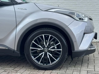 Toyota C-HR Toyota C-HR 1.8 Hybrid First Edition Camera Navigatie Cruise Clima Stoelverwarming Keyless Trekhaak - afbeelding nr 17