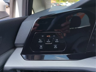 Volkswagen Golf 1.5 TSI 131pk 1st Edition | Origineel NL | Navi | Apple Carplay+Android Auto | Clima | Adap.Cruise | Led Koplampen | Stoel+Stuurwielverwarming | Rijstrook+Licht+Regensensor | Privacy Glass - afbeelding nr 23