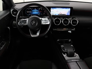 Mercedes-Benz A-Klasse Mercedes-Benz A-klasse 180d AMG | 36.600km NAP | Panoramadak | Stoelverwarming | Carplay | Camera | Full LED | Navigatie | Leder/Alcantara | Widescreen - afbeelding nr 3