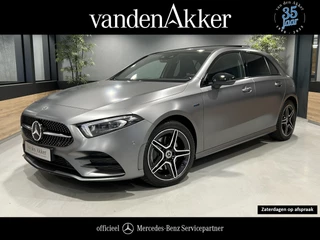 Mercedes-Benz A-Klasse Mercedes-Benz A-Klasse 250e AMG// Panoramadak // Memory // MultiBeam LED // Keyless // Magno Grijs // Augmented - afbeelding nr 1