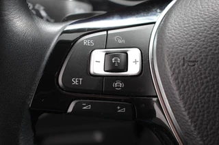 Volkswagen Touran Volkswagen Touran 1.5 TSI DSG Highline 7p | Navigatie | Apple Carplay/Android Auto | Parkeersensoren | Adaptive Cruise Control | Stoel-en stuurverwarming | Elektrische achterklep | Getinte ramen | Climatronic - afbeelding nr 16
