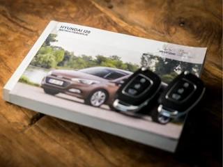 Hyundai i20 Hyundai i20 1.0 T-GDI Active Sport (NAVIGATIE, CLIMATE, STOELVERWARMING, GETINT GLAS, SPORTSTOELEN, LM VELGEN, PARKEERSENSOREN, CRUISE, NIEUWE APK, NIEUWSTAAT) - afbeelding nr 17