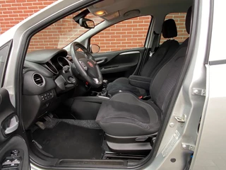 Fiat Punto Fiat Punto 0.9 TWINAIR LOUNGE 102 PK CLIMA CRUISE PDC LMV - afbeelding nr 6