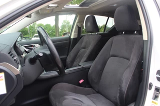Lexus CT Lexus CT 200h 25th Edition / Camera / Schuifdak / Alcantara / Navigatie / 16'' / Getint glas / Stoelverwarming / Cruise Control - afbeelding nr 4