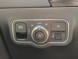 Mercedes-Benz GLA Mercedes-Benz GLA 200 Business Solution AMG | Pano | Ambient Light | MBUX | Camera | LED | DAB+ - afbeelding nr 13