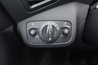 Ford C-MAX Ford C-MAX 1.0 Titanium / Trekhaak / Navigatie / Parkeerhulp V+A / 17'' / Stuur + Stoelverwarming / Elektr. achterklep / Getint glas / Cruise Control - afbeelding nr 30