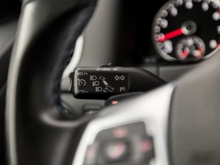 Volkswagen Tiguan Volkswagen Tiguan 1.4 TSI R-Line Sport 150Pk Automaat (PANORAMADAK, NAVIGATIE, XENON, CAMERA, LEDEREN SPORTSTOELEN, STOELVERWARMING, KEYLESS, CRUISE, NIEUWE APK, NIEUWSTAAT) - afbeelding nr 25