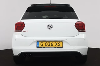 Volkswagen Polo Volkswagen Polo 2.0 TSI GTI (PANORAMADAK, NL-AUTO, NAVIGATIE, ACHTERUITRIJCAMERA, AUTOMAAT, CRUISE ADAPTIEF, PARKEERSENSOREN) - afbeelding nr 7