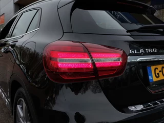 Mercedes-Benz GLA Mercedes-Benz GLA 180 122pk Automaat Business Solution AMG | Origineel NL | Navi | Clima | Cruise | Keyless Entry | Pdc V+A+Assist+Camera | Licht+Regensensor | Stoelverwarming | 18''lm - afbeelding nr 52