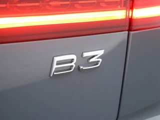 Volvo V60 Volvo V60 2.0 B3 Plus Dark | Sportstoelen | Zwarte hemel | Camera - afbeelding nr 43