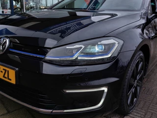 Volkswagen e-Golf e-Golf 136pk Automaat 5-Deurs | Warmtepomp | Navi | Apple Carplay+Android Auto | Clima | Adap. Cruise | Led Koplampen | Pdc V+A | Stoelverwarming | Privacy Glass | 17''lm | Trekhaak - afbeelding nr 48