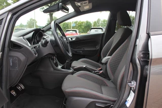 Ford Fiesta Ford Fiesta 1.0 EcoBoost ST Line / Navigatie / Parkeerhulp achter / 17'' / Xenon / DAB / Getint glas / Cruise Control - afbeelding nr 10