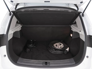 MG ZS-EV (INCL-BTW) *PANO | FULL-LEATHER | CCS-FASTLOADER | KEYLESS | NAVI-FULLMAP | ADAPTIVE-CRUISE | CAMERA | HEATED-SPORT-SEATS | CARPLAY | BLINDSPOT | DAB | LANE-ASSIST | 17