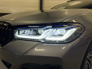 BMW 5 Serie BLUESTONE-METALLIC/PANO/H&K/HEAD-UP/LASER/KEYLESS/DISPLAY-KEY/CARPLAY/STANDKACHEL/SHADOW-LINE/PRIVACY/NET OH BEURT GEHAD BIJ BMW DEALER - afbeelding nr 56