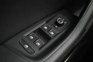 Volkswagen Passat Volkswagen Passat 1.4 TSI TSI Highline | Stoelverwarming | Carplay |  Trekhaak| Leder/Alcantara | Full LED | Navigatie | Adaptive cruise | Climate control - afbeelding nr 23