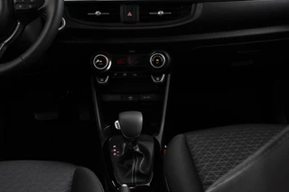 Kia Picanto Kia Picanto 1.0 DPi Automaat DynamicPlusLine | Navigatie | Climate Control | Camera | Parkeer Sensoren | Cruise control | Led | DAB | Lichtmetalen velgen | Extra getint glas - afbeelding nr 22