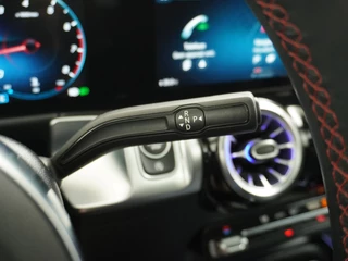 Mercedes-Benz GLB Mercedes-Benz GLB 200 AMG // Panoramadak // Sfeerverlichting // Carplay // Nightpakket // Camera // LED - afbeelding nr 21